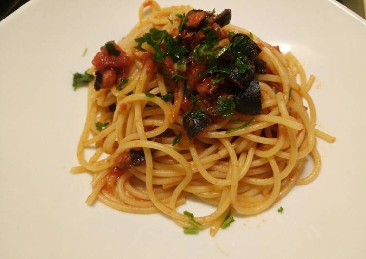Simple Way to Make Award-winning Spaghetti Polpo alla putanesca