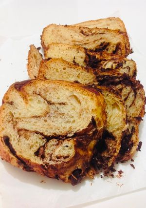 Una foto de ［en Panetera Panificadora］Pan de chocolate de mármol🇺🇾🇯🇵［ホームベーカリーsiroca SHB-122使用］マーブルチョコレートパン