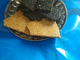 તલ ચીક્કી (Til Chikki Recipe In Gujarati)