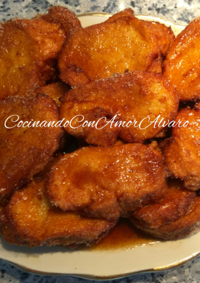 Una foto de Torrijas de leche en almíbar