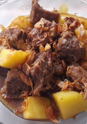 Foto resep Semur Daging plus kentang goreng