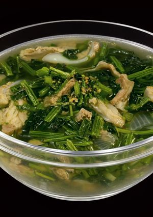 Hình của món SP.0820 - Canh Cải Bó Xôi Sụn Lưỡi Heo.