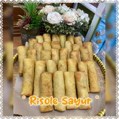A picture of Risole Sayur.