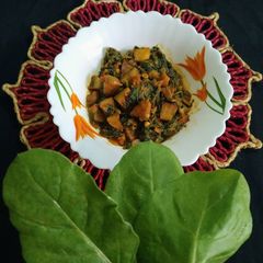 A picture of Palak Aloo.