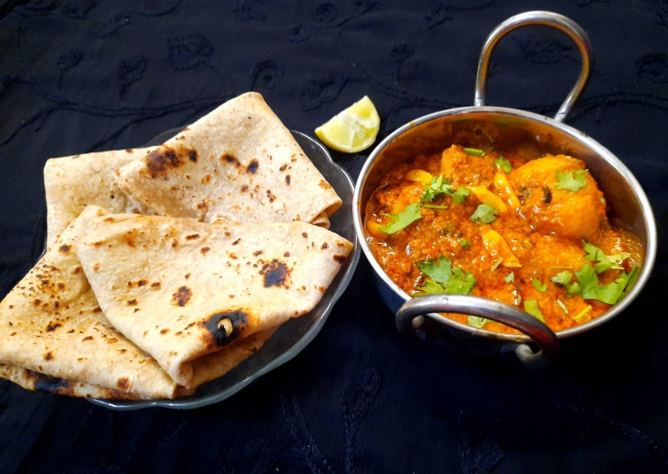 Lehsuni Aloo