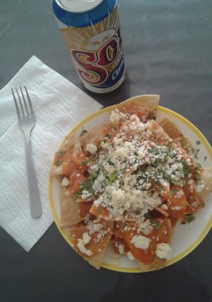 Una foto de Chilaquiles rojos súper fáciles bien Mexicanos