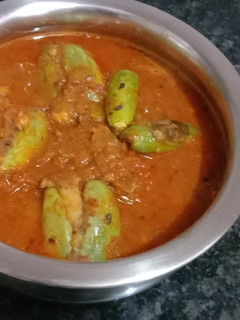 भरवां परवल विथ ग्रेवी करी(bharwa parwal with gravy curry recipe in hindi) रेसिपी मुख्य फोटो
