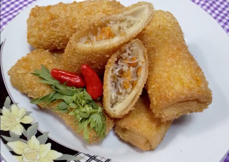 Langkah Mudah untuk Menyiapkan Risoles isi Mi &amp; Wortel yang Enak