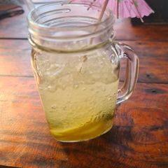 Jack Daniel's honey lemonade A picture of Jack Daniel's honey lemonade.