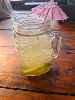 A picture of Jack Daniel's honey lemonade.