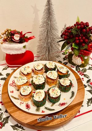 वनीला कपकेक (vanilla cupcake) रेसिपी मुख्य फोटो