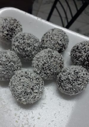 Una foto de Trufas de chocolate y coco