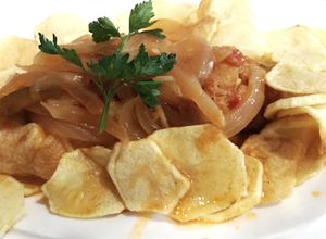 Foto de Bacalhau com Cebolada e Batata Frita