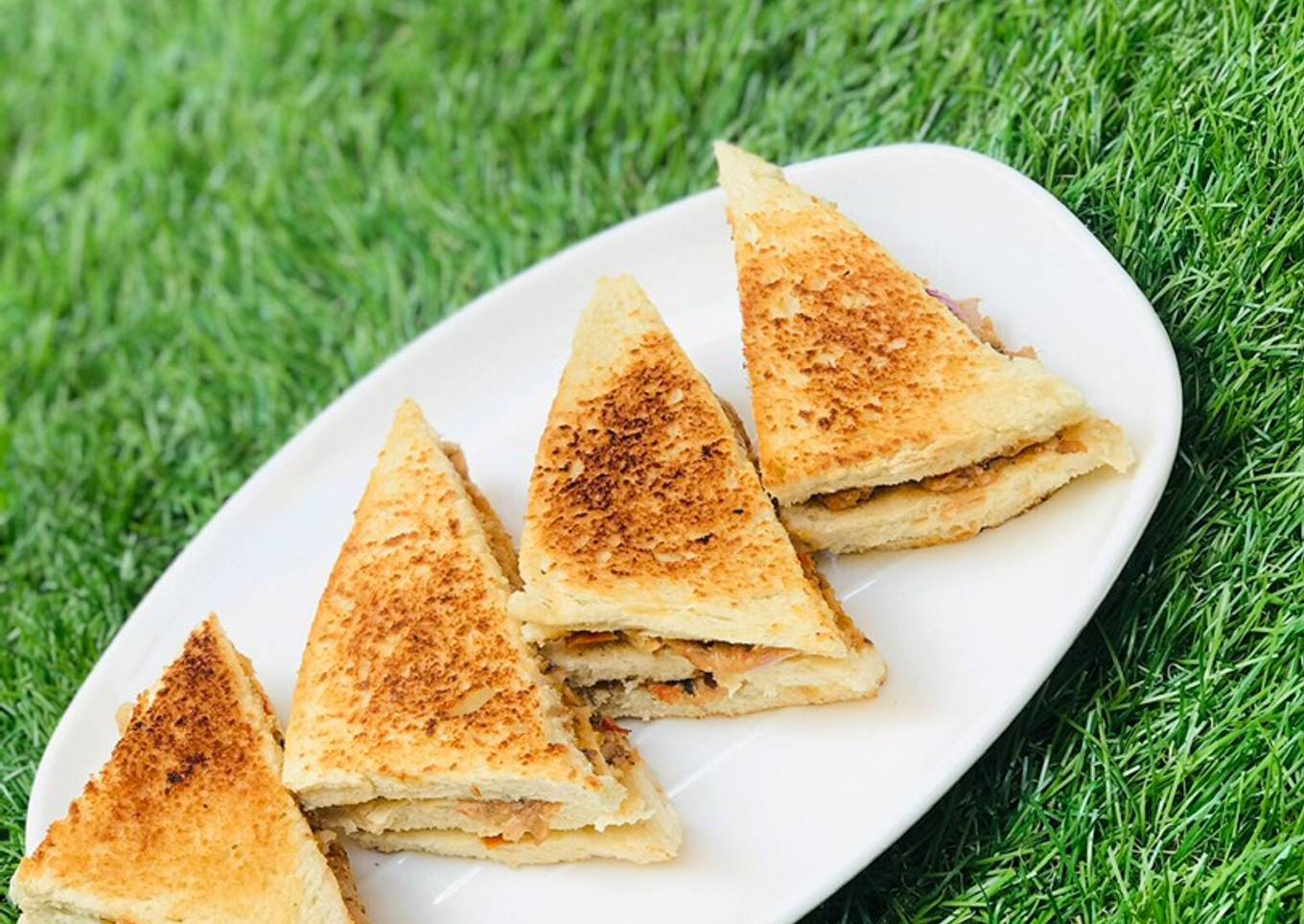 Grilled sardine sandwich