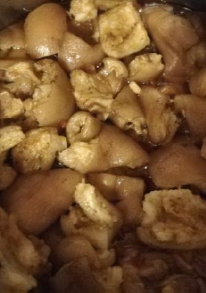 Körömpörkölt bőrkével recept fotója