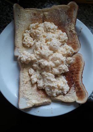 A picture of My fluffy scrambled eggs.