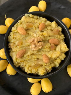 પીળી ખારેક નો હલવો (Yellow Kharek Halwa Recipe In Gujarati) રેસીપી મુખ્ય ફોટો
