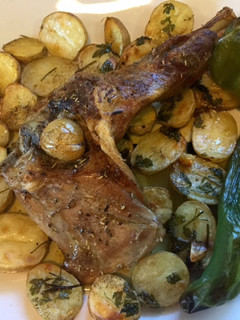 Una foto de Espaldita de cabrito con "patatinos"