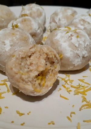 Una foto de Bolitas de avena y limón