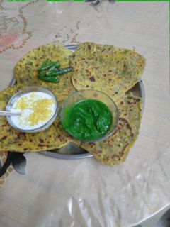 थेपला मेथी के पराठा (Thepla methi ke paratha recipe in Hindi) रेसिपी मुख्य फोटो