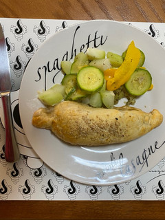 Una foto de Pechuga de pollo con hojaldre