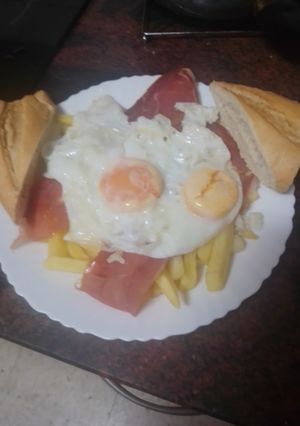 Una foto de Huevos rotos a mi manera