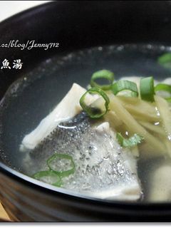 薑絲鱸魚湯 的食譜成品照片