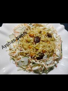 Hadin shinkafa da coleslaw ainihin hoton girkin
