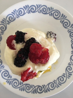 A picture of Cream and Berries Meringue Nests#summerchallenge3.