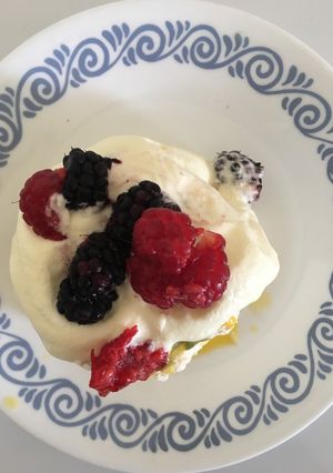 A picture of Cream and Berries Meringue Nests#summerchallenge3.