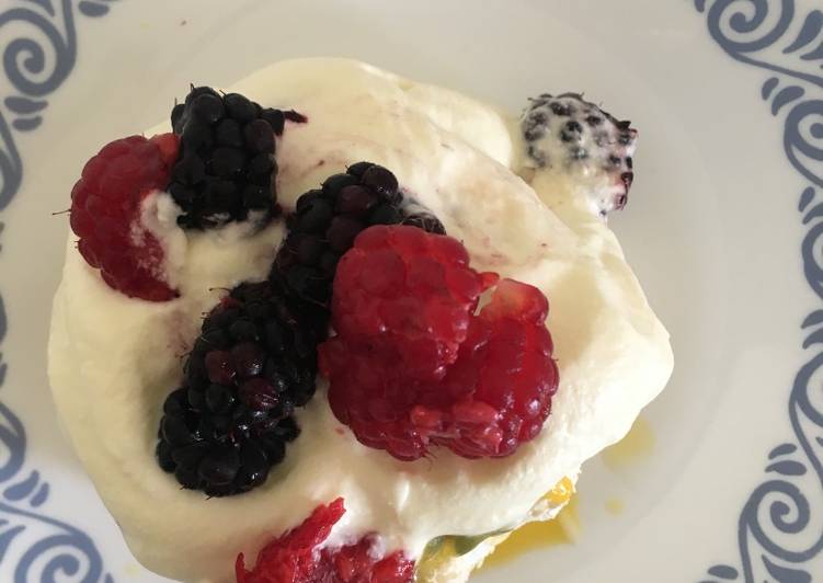 Simple Way to Make Super Quick Homemade Cream and Berries Meringue Nests#summerchallenge3
