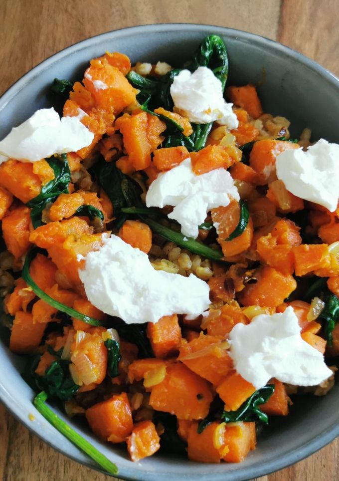 Une photo de One pot patate douce et épinards (végétarien)