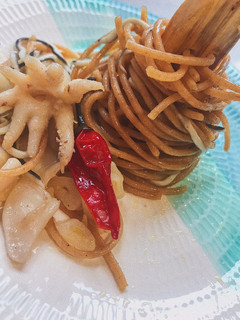 Una foto de Spaghetti con gulas y sepia