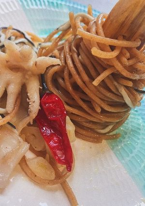 Una foto de Spaghetti con gulas y sepia
