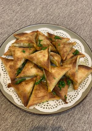 صورة لوصفة سمبوسة دجاج بالفرن الطعم الأصلي 😋