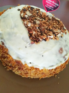 Una foto de Torta de zanahorias con topping de queso crema