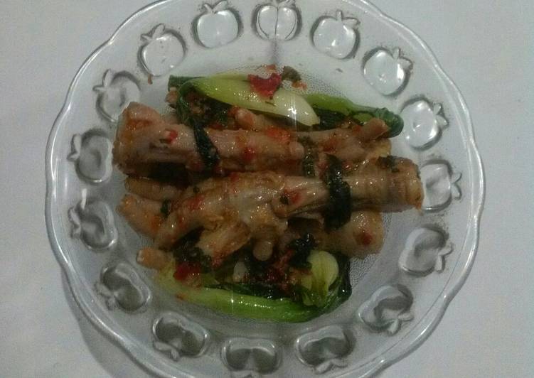 Ceker pakcoy pedas gurih