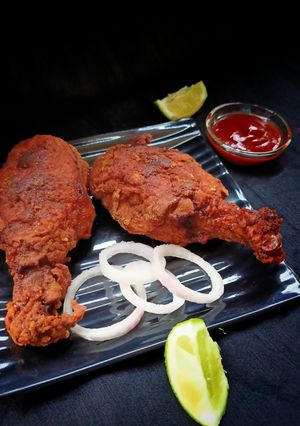 ফ্রায়েড চিকেন (Fried chicken recipe in Bengali) রেসিপির প্রধান ছবি