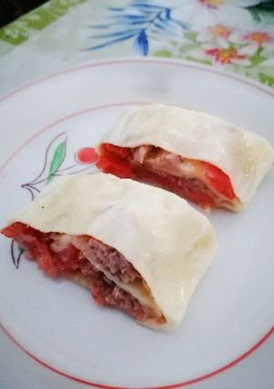 Foto di Sfoglia di mozzarella homemade farcita con pomodoro e tonno