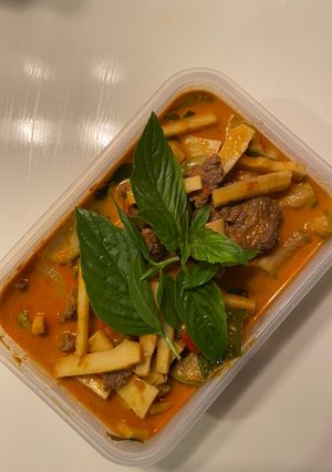 รูปของ เมนูข้าวกล่อง แกงเผ็ดเนื้อ - Beef in Red Curry