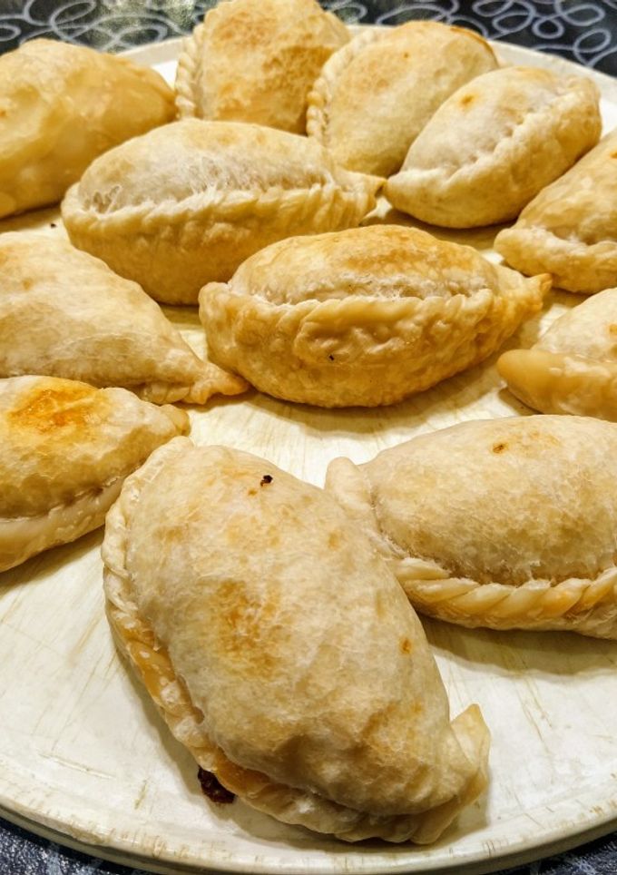 Una foto de Empanadas de pescado fresco "Cari"