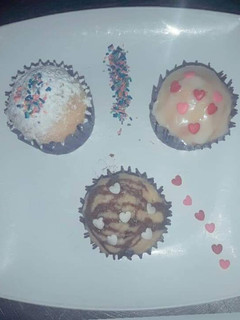 Una foto de Muffins de chocolate blanco y limón