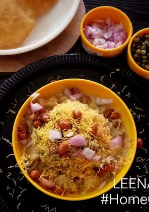 A picture of Raj Kachori.