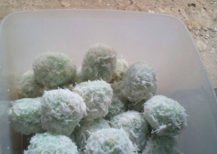 Klepon (bahan seadanya)