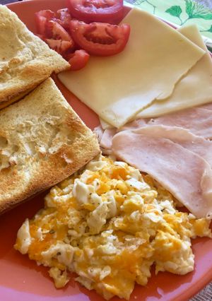 Una foto de Desayuno consistente de domingo