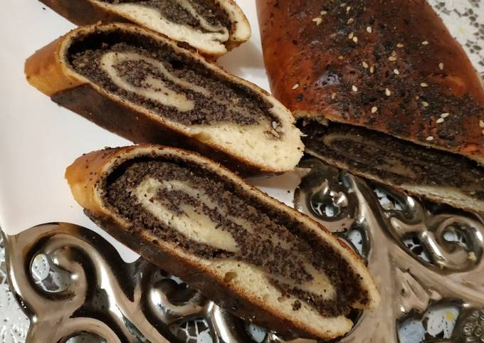 Маковый рулет калорийность. Маковый рулет из дрожжевого теста. Рулет с маком производители. Сдобные рулеты с маком рецепт. Сдобные рулеты с маком рецепт.