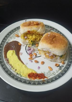 દાબેલી (Dabeli recipe in gujarati) રેસીપી મુખ્ય ફોટો