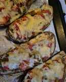 Баклажаны запеченые с курицей, помидорами и сыром