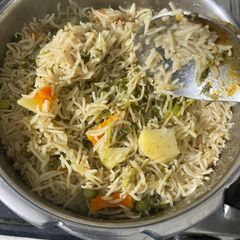 A picture of Simple vegetable pulao.