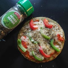 Cheesy Spinach Bell pepper Pizza A picture of Cheesy Spinach Bell pepper Pizza.